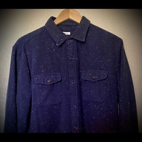 Men’s Gap navy long sleeve button down. - Picture 3 of 3